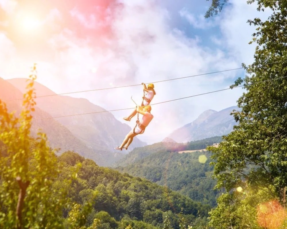 Experience adventures together!